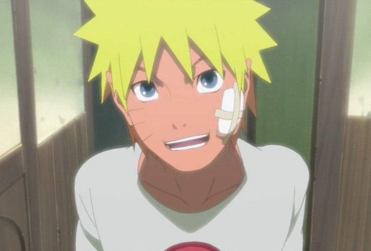 Наруто Узумаки улыбается