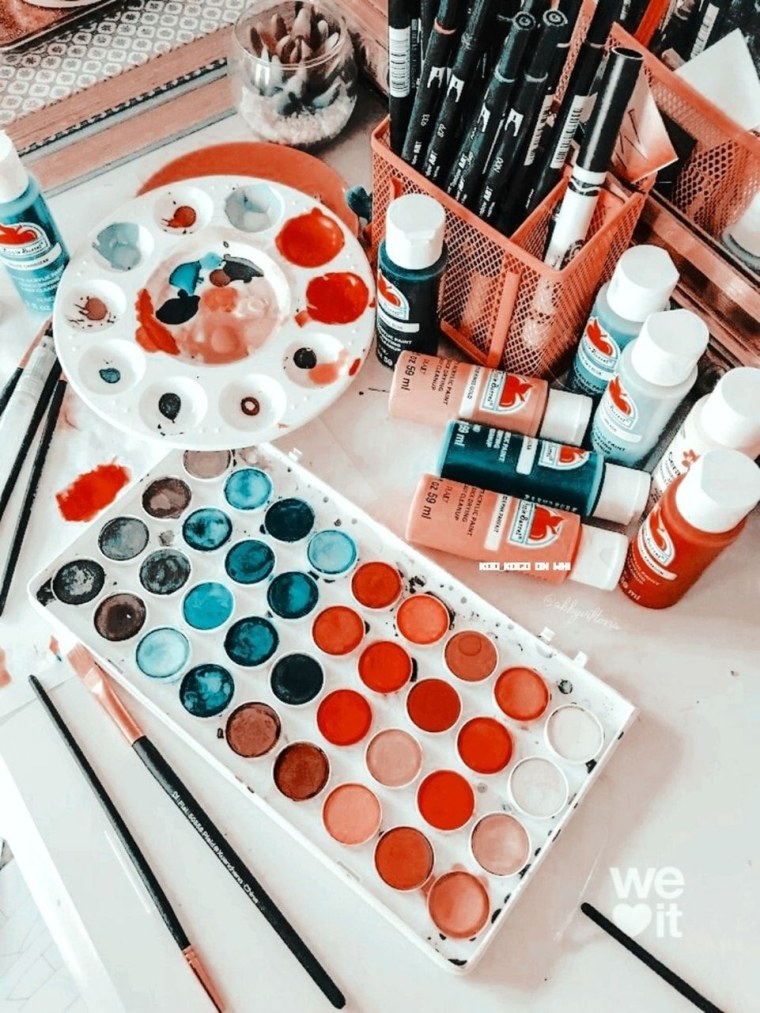 Стол художника Эстетика