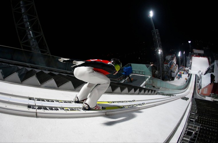 Лыжник на трамплине