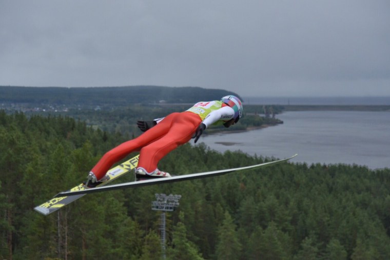 Михаил Назаров прыжки на лыжах с трамплина