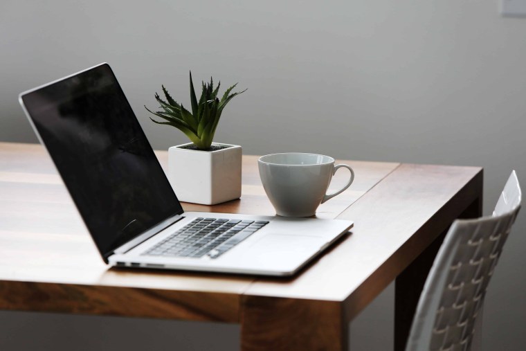 Стол для ноутбука