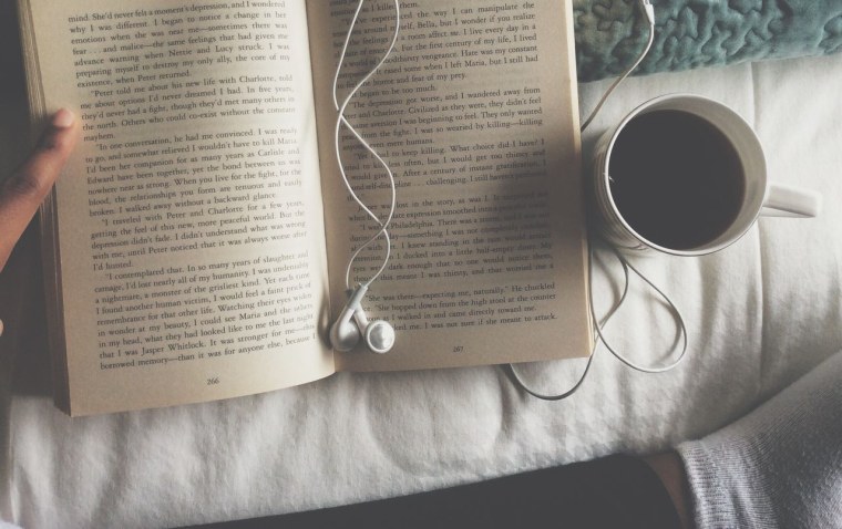 Наушники книга кофе