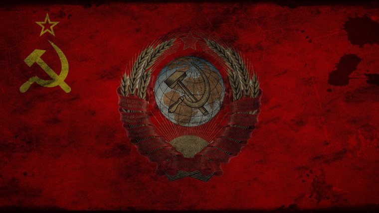 Красный флаг с гербом СССР