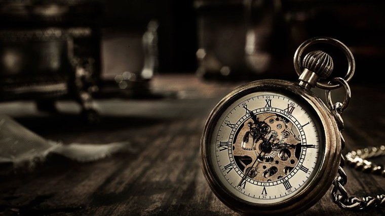 Обои с часами