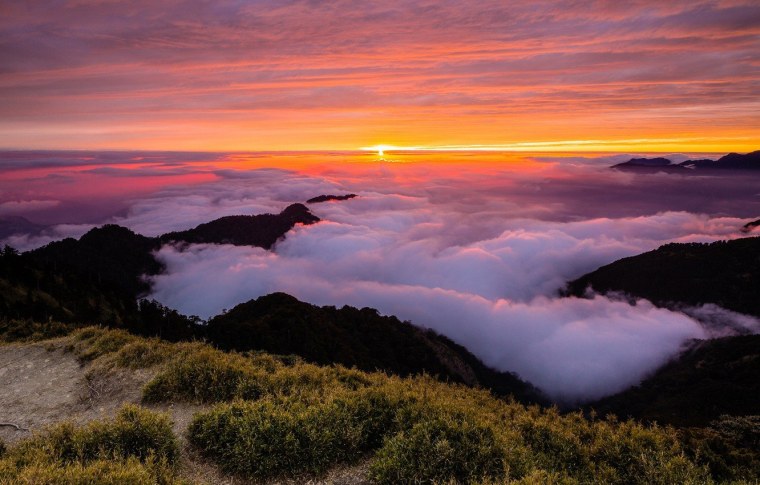 Рассвет на горе