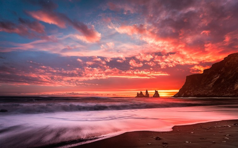 Красивый обрыв с закатом