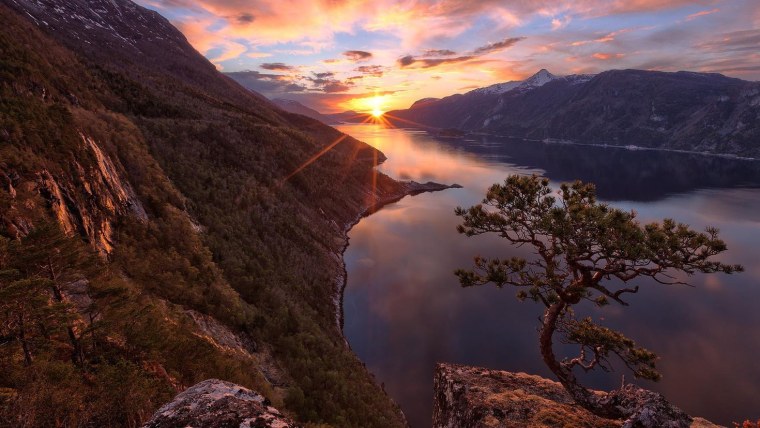 Море горы солнце