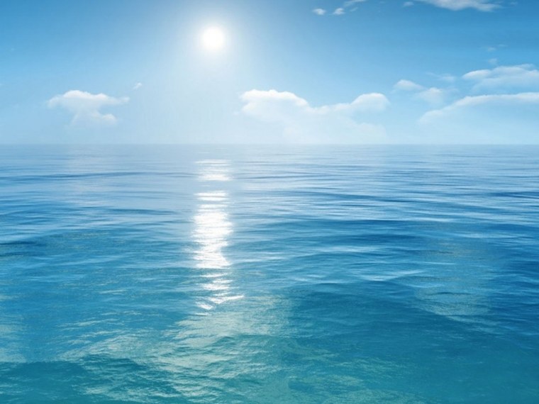 Камни на пляже