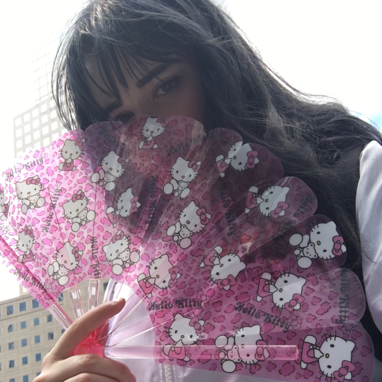 Хелло Китти девушка