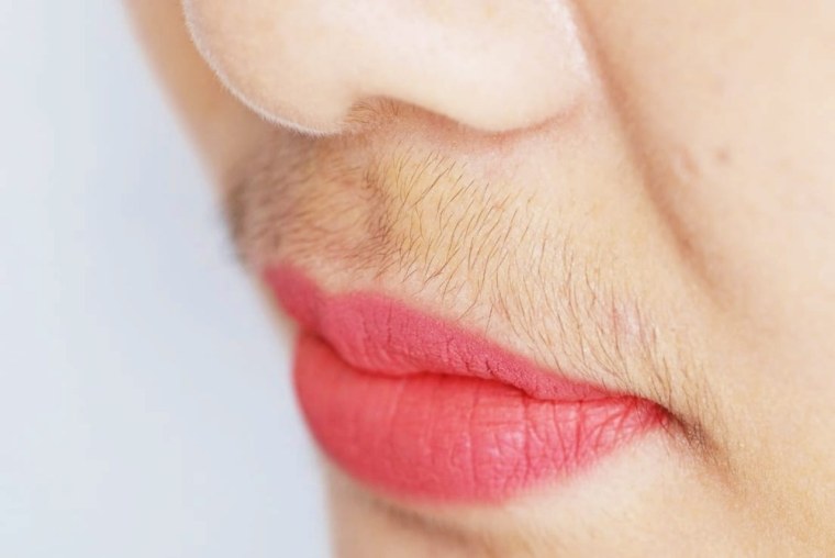 Женские усики