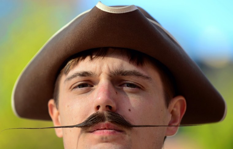 Ганслингерские усы