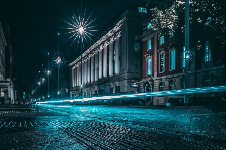 Вечерний город