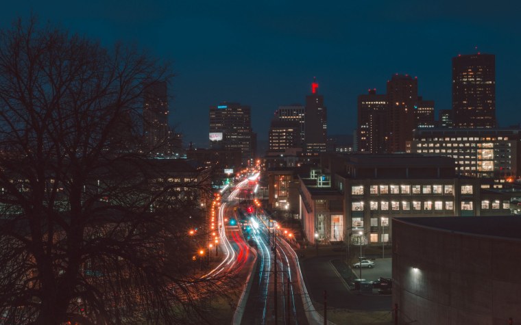 Вечерний город