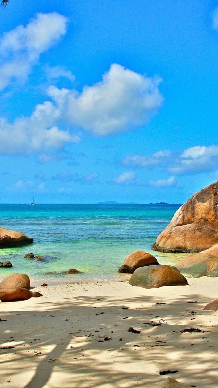 Красивое море вертикально