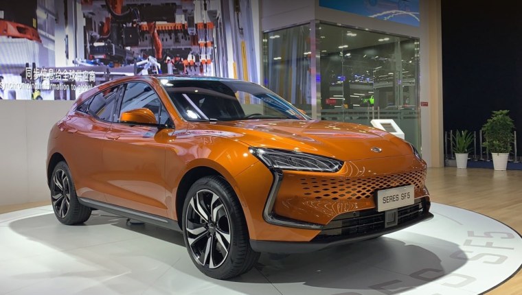 Автомобиль Huawei m5