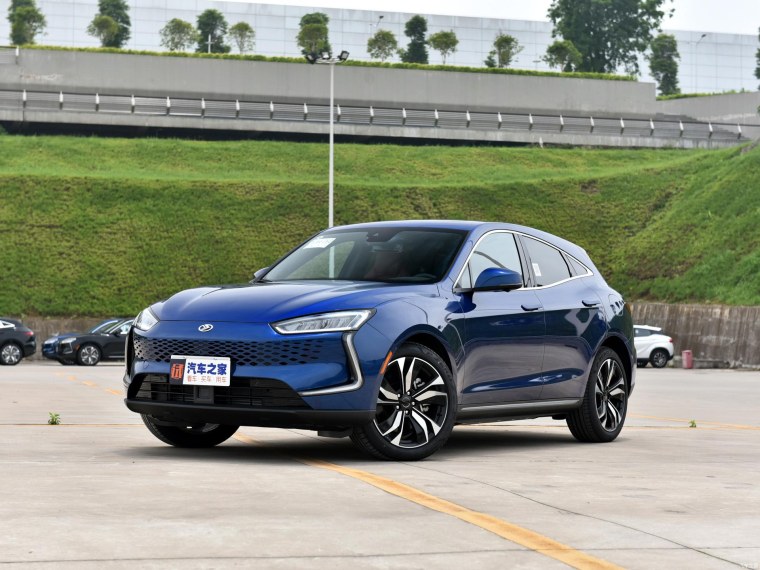 Автомобиль Huawei sf5