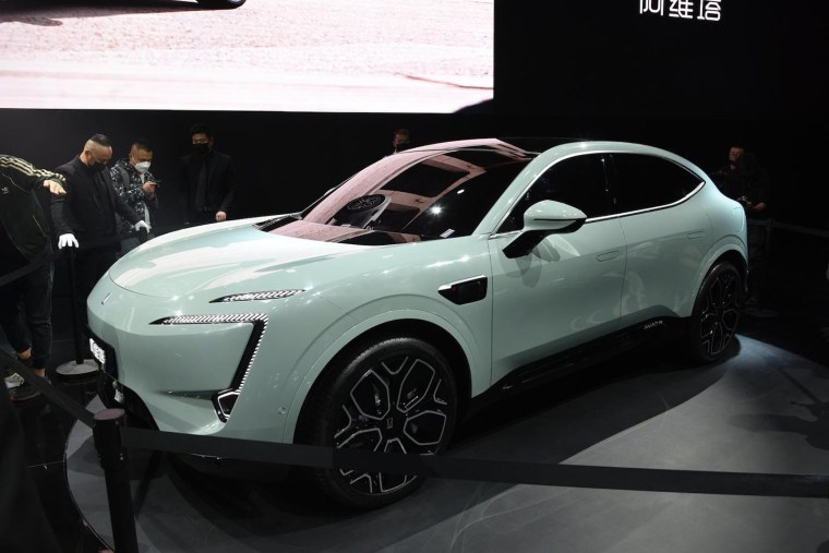 Автомобиль Huawei sf5