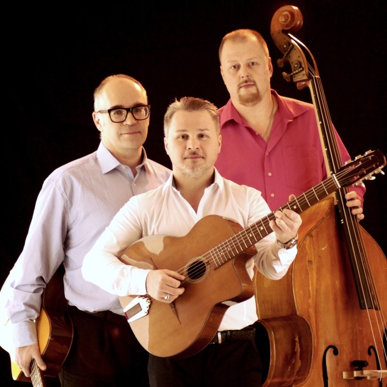 Трио музыкантов