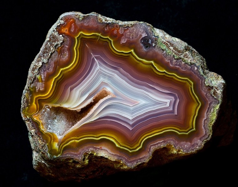 Горные породы и минералы агат