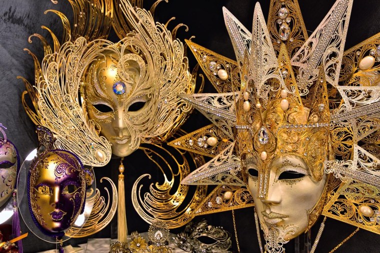 Маска венецианская