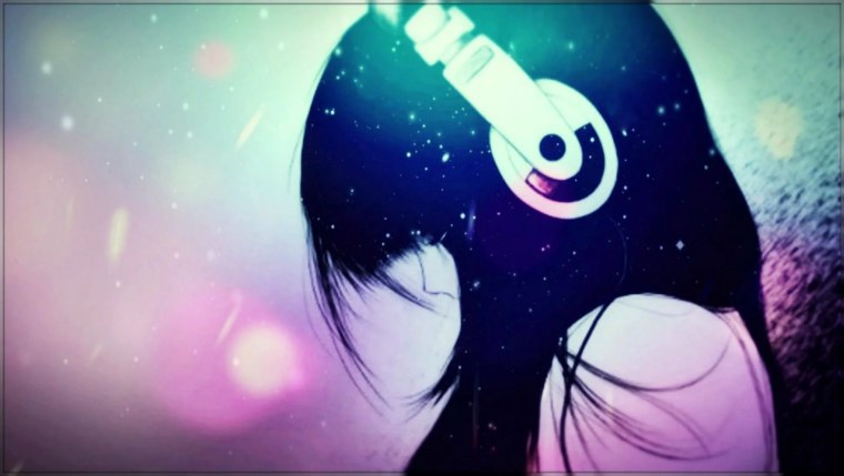 Аватарка девушка в наушниках