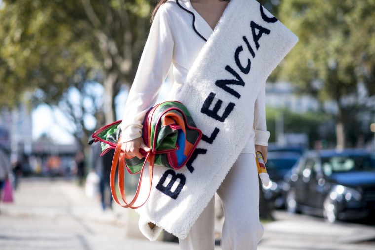 Логомания гуччи