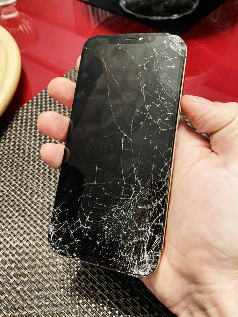 Iphone 12 Pro Max разбитый