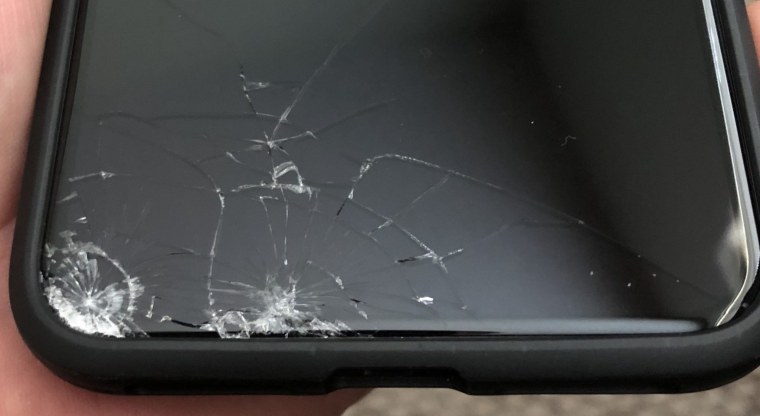 Iphone XR разбит дисплей