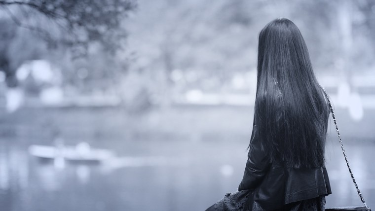 Одинокие красивые женщины