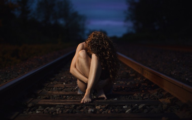 Грустная девушка