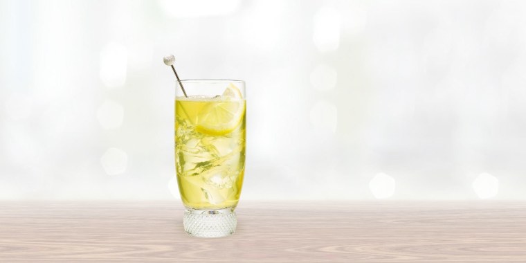 Красивый лимонад в стакане