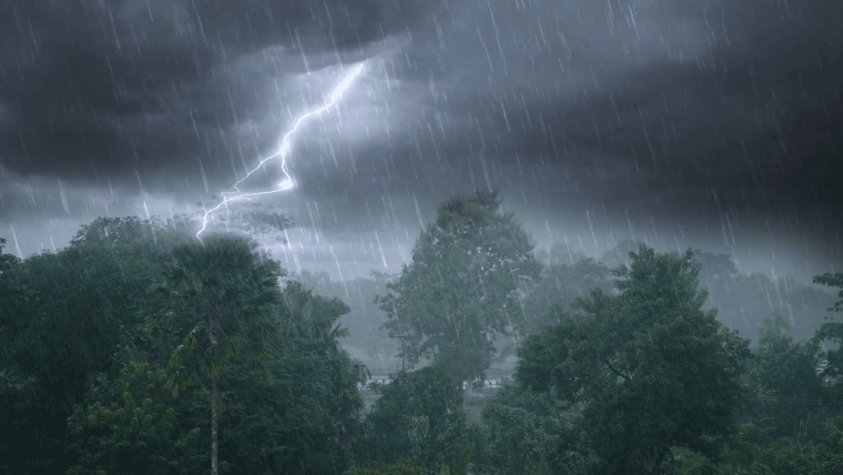 Грозовая туча с глазами арт