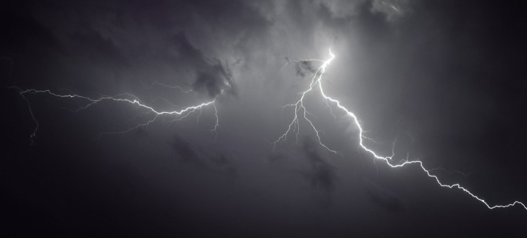 Шторм с грозой