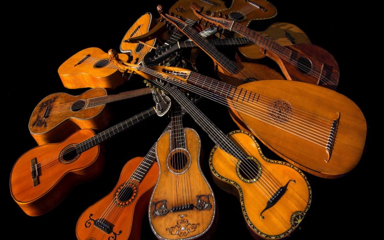 Много музыкальных инструментов