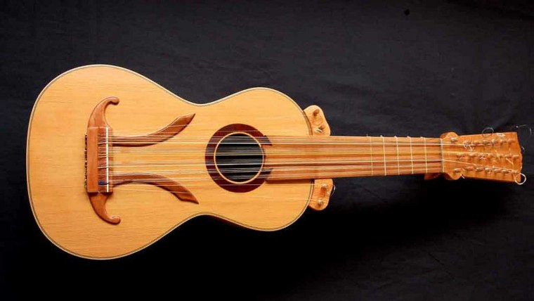 100 Струнная гитара