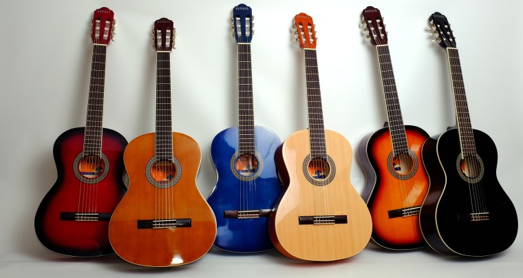 Гитары разных цветов