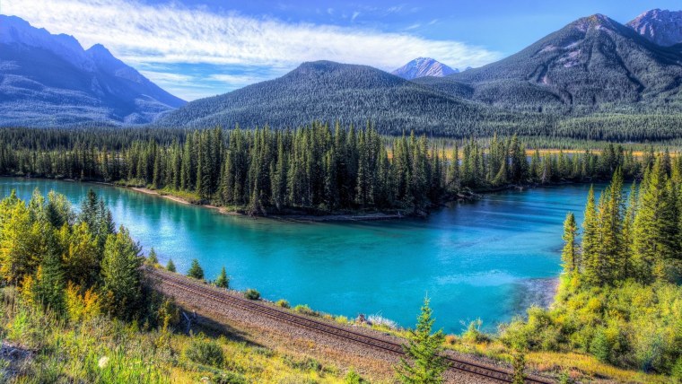Озеро в парке Стоун Маунтин