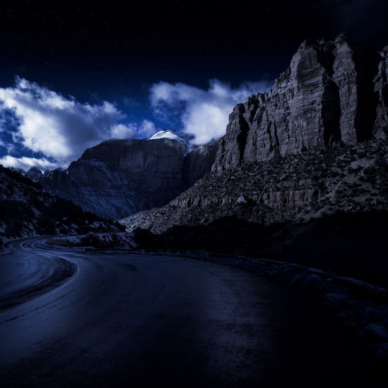 Черная джинсовая ткань