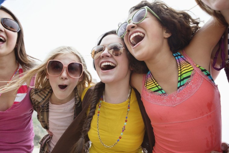 Весёлая девушка подростое