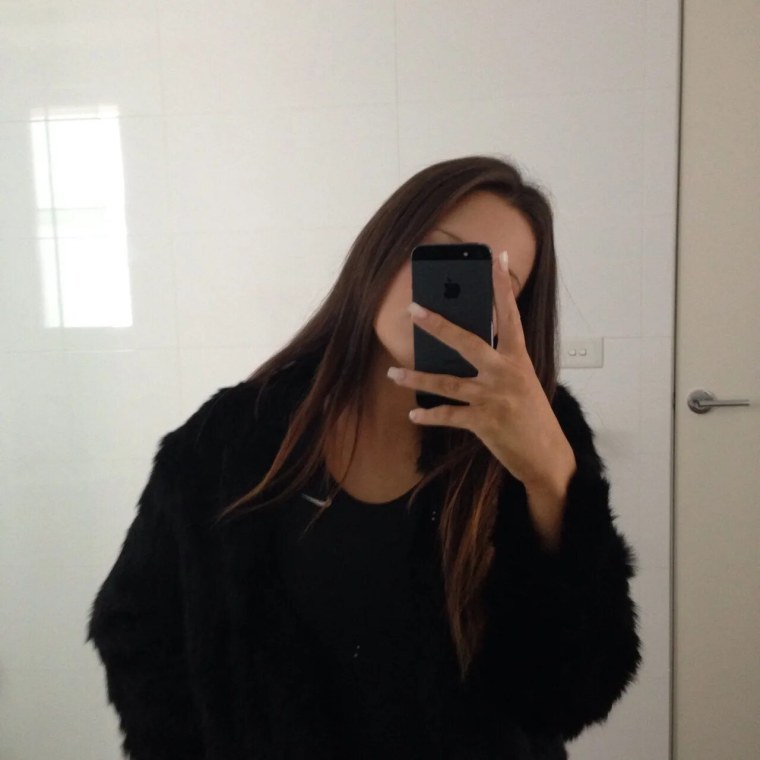 Девушка обычная без лица