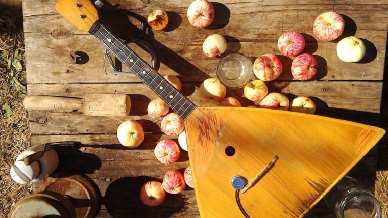 Русская балалайка