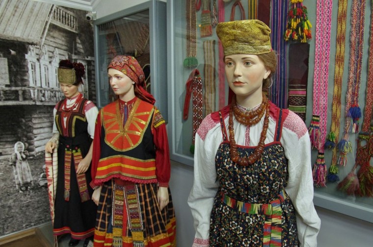 Праздничный костюм славянской женщины