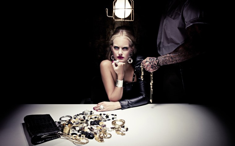 Креативная реклама ювелирных украшений