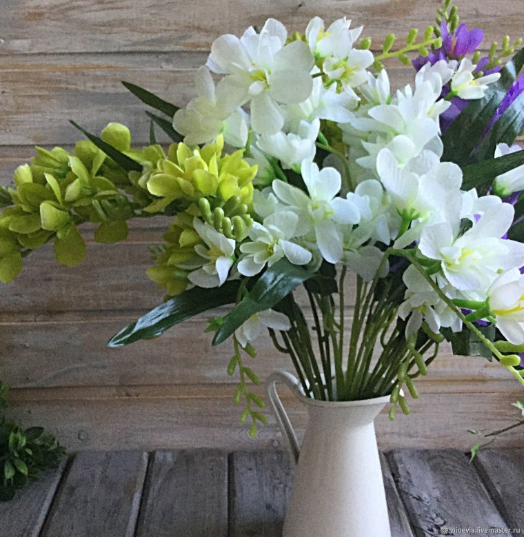 Фрезия сингл Вайт