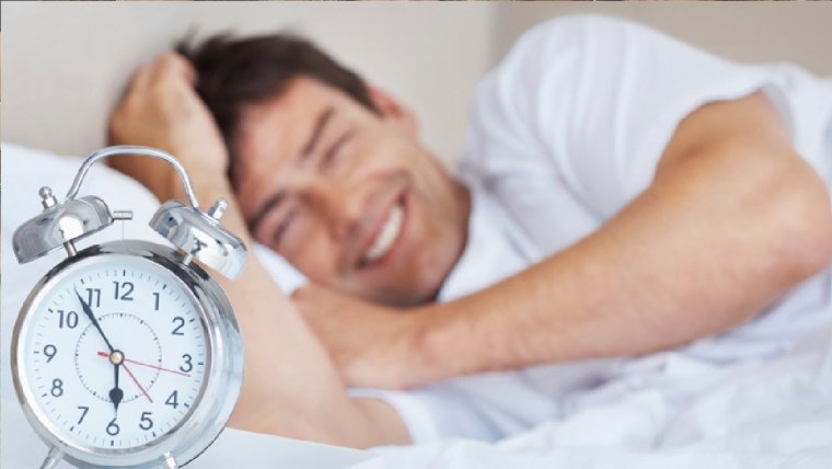 Подъем прямых ног лежа