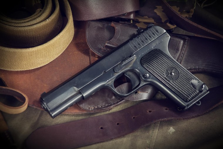 Пистолет в руке Эстетика