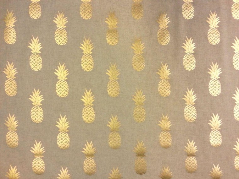 Ананасы фон