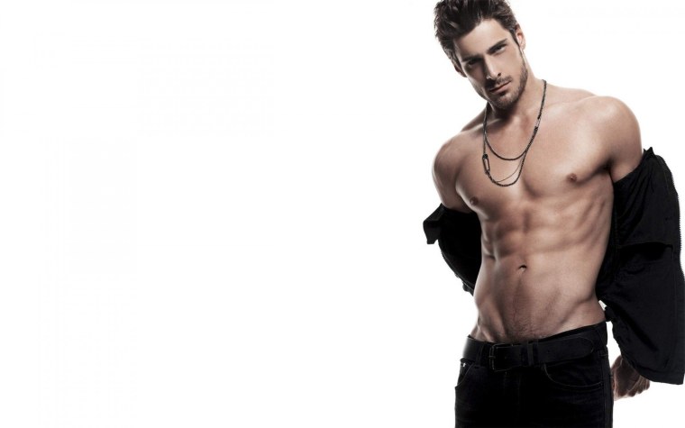 Мужчина на белом фоне