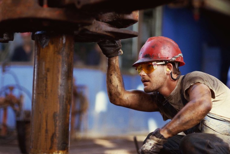 Каска нефтяника