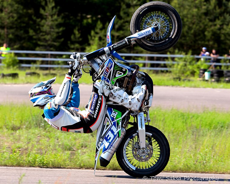 Зимний мотокросс